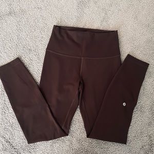 NWOT Lululemon Espresso Wunder Train 25” Size 6